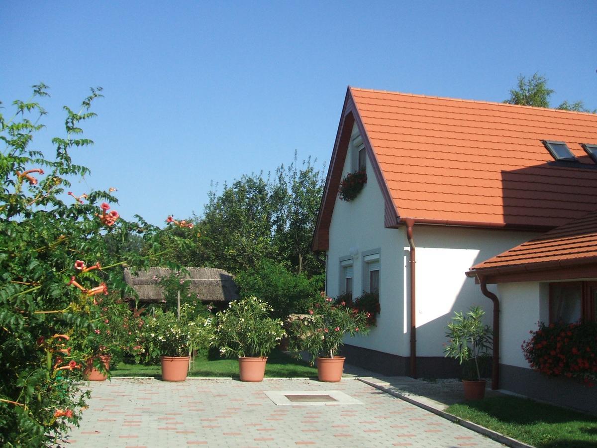 Kertesz Apartmanok Hegykő Dış mekan fotoğraf